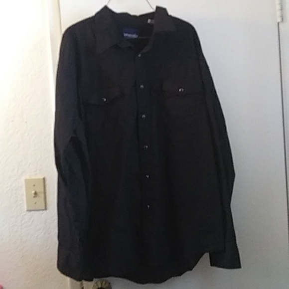 Black Wrangler men's dress shirt